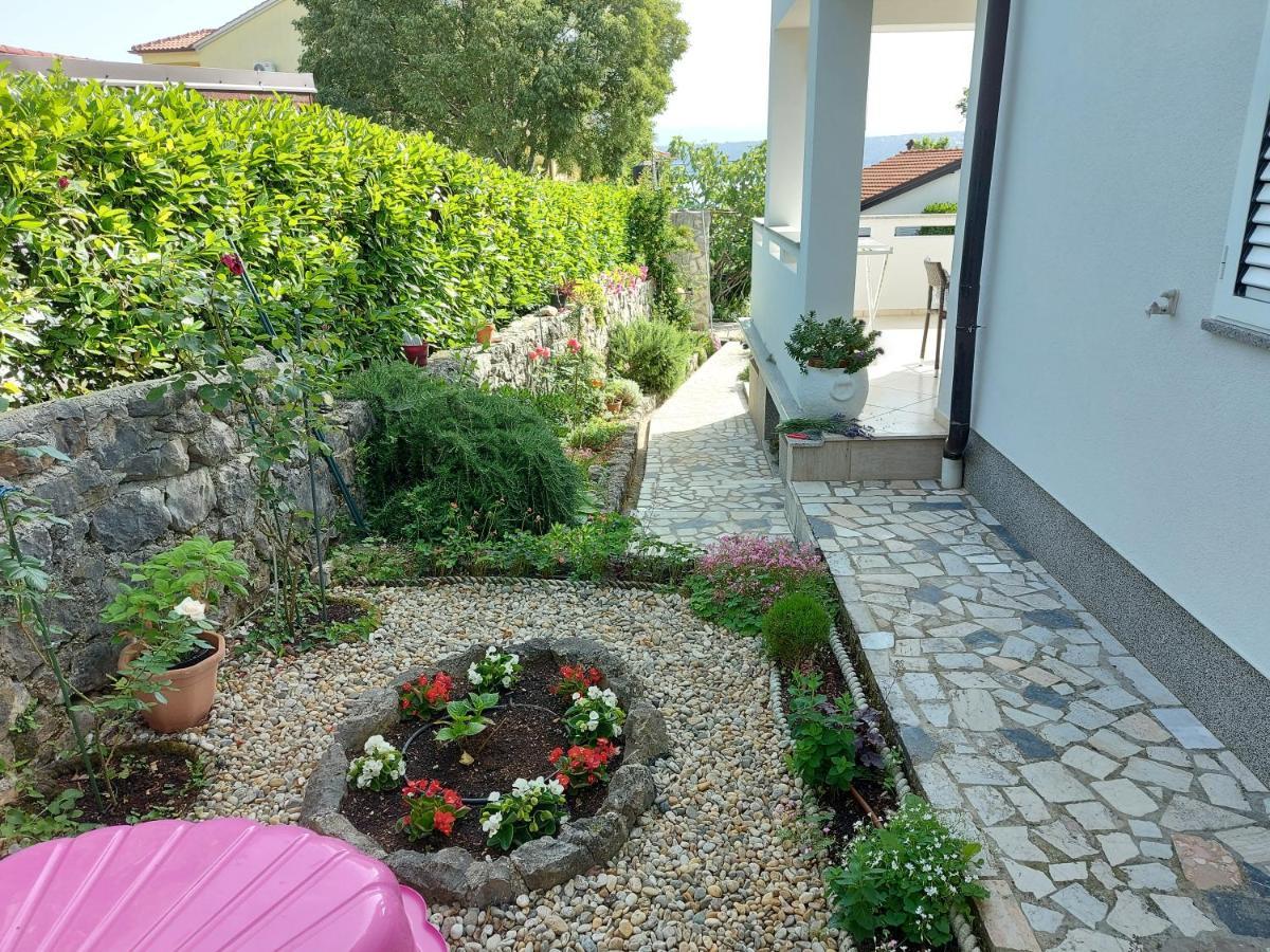 Vila Kraljica Malinska Exterior foto